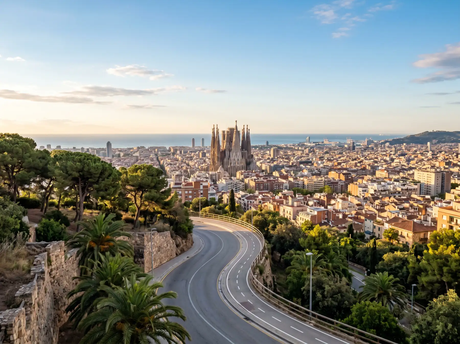 Vista panorámica de Barcelona con el monte Montjuïc al fondo, escenario del Grand Départ del Tour de Francia 2026